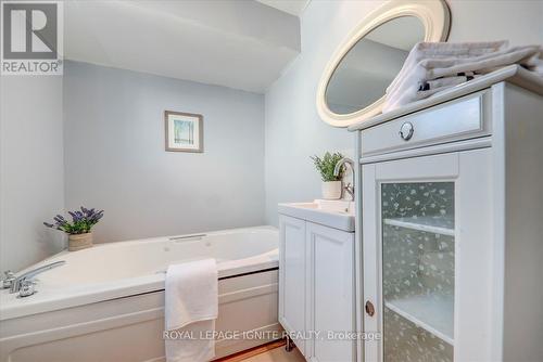 62 Mcknight Crescent, New Tecumseth, ON - Indoor Photo Showing Bathroom