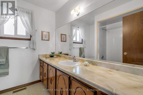 281 Chalfield Lane, Mississauga, ON - Indoor Photo Showing Bathroom