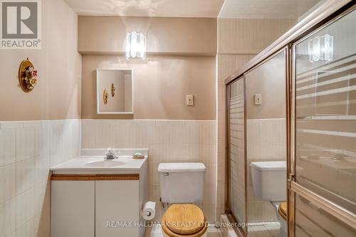 281 Chalfield Lane, Mississauga, ON - Indoor Photo Showing Bathroom