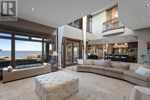 1500 Watersedge Road, Mississauga, ON - Indoor Photo Showing Living Room