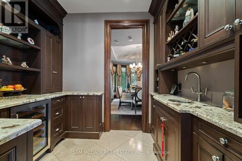 1500 Watersedge Road, Mississauga, ON - Indoor Photo Showing Kitchen