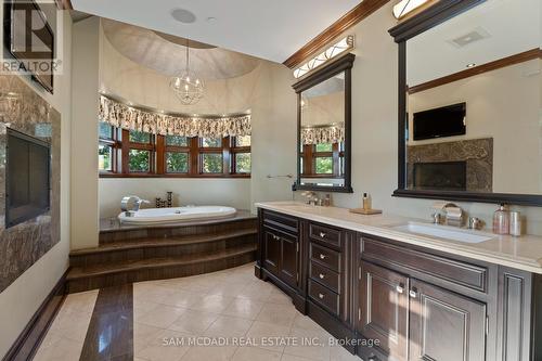 1500 Watersedge Road, Mississauga, ON - Indoor Photo Showing Bathroom