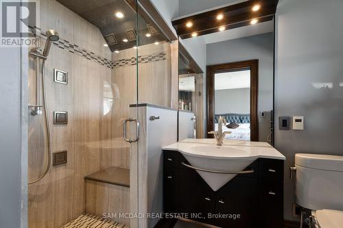 1500 Watersedge Road, Mississauga, ON - Indoor Photo Showing Bathroom