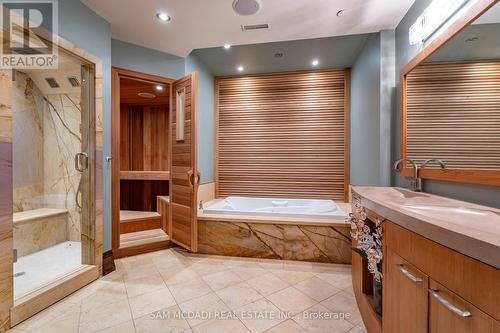 1500 Watersedge Road, Mississauga, ON - Indoor Photo Showing Bathroom