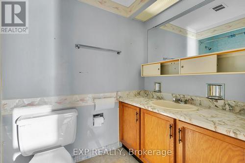 1603 - 5250 Lakeshore Road, Burlington, ON - Indoor Photo Showing Bathroom