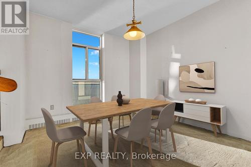 1603 - 5250 Lakeshore Road, Burlington, ON - Indoor Photo Showing Dining Room