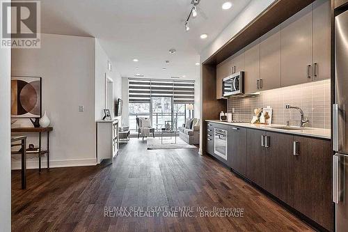 G28 - 1575 Lakeshore Road W, Mississauga, ON - Indoor Photo Showing Kitchen With Upgraded Kitchen