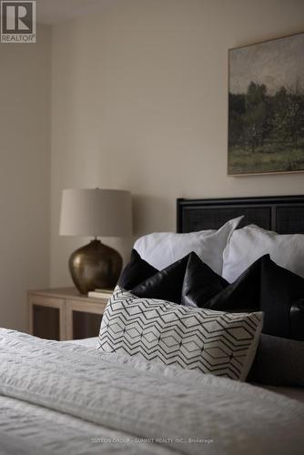 2423 Postmaster Drive, Oakville, ON - Indoor Photo Showing Bedroom