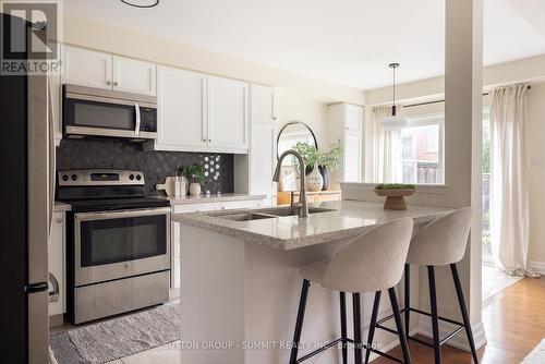 2423 Postmaster Drive, Oakville, ON - Indoor Photo Showing Kitchen With Double Sink With Upgraded Kitchen