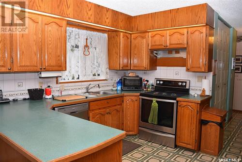 109 Lipton Street, Balcarres, SK - Indoor Photo Showing Kitchen