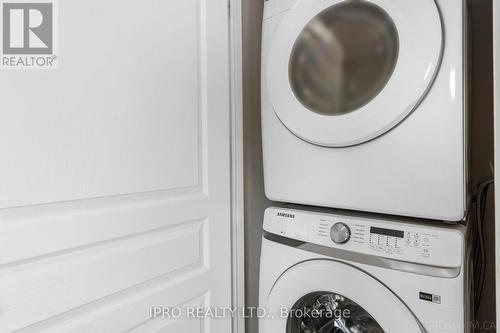 27 Mayland Trail, Hamilton, ON - Indoor Photo Showing Laundry Room