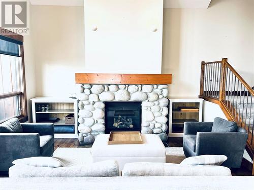 2598 Mountainview Crescent Unit# 29, Invermere, BC - Indoor Photo Showing Living Room With Fireplace