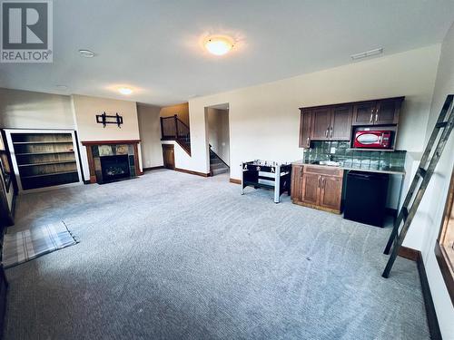 2598 Mountainview Crescent Unit# 29, Invermere, BC - Indoor With Fireplace