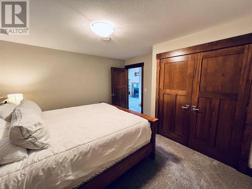 2598 Mountainview Crescent Unit# 29, Invermere, BC - Indoor Photo Showing Bedroom