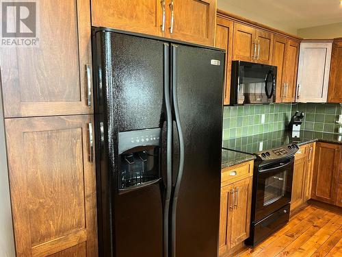 2598 Mountainview Crescent Unit# 29, Invermere, BC - Indoor Photo Showing Kitchen