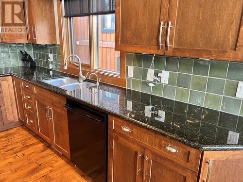 2598 Mountainview Crescent Unit# 29, Invermere, BC - Indoor Photo Showing Kitchen With Double Sink