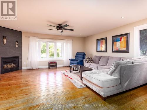 33 Northline Road, Kawartha Lakes, ON - Indoor Photo Showing Living Room With Fireplace