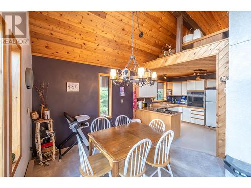 175 Porcupine Road, Oliver, BC - Indoor Photo Showing Dining Room