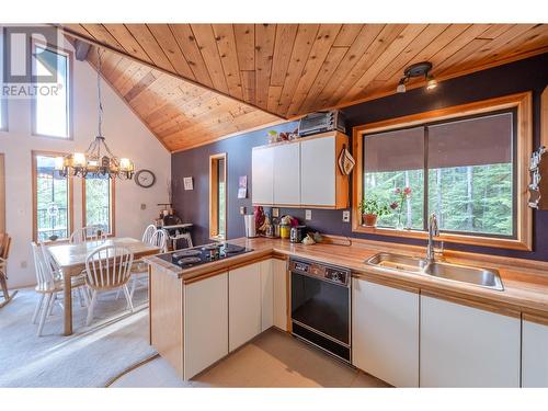 175 Porcupine Road, Oliver, BC - Indoor Photo Showing Kitchen With Double Sink