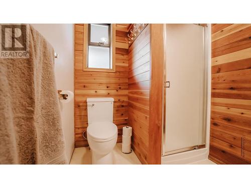 175 Porcupine Road, Oliver, BC - Indoor Photo Showing Bathroom