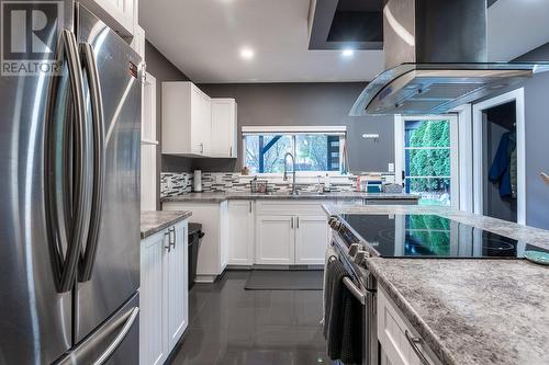 4349 Yellowhead Highway, Kamloops, BC - Indoor Photo Showing Kitchen With Upgraded Kitchen