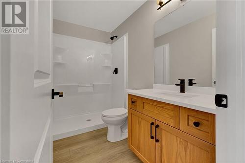 800 Myers Road Unit# 208, Cambridge, ON - Indoor Photo Showing Bathroom