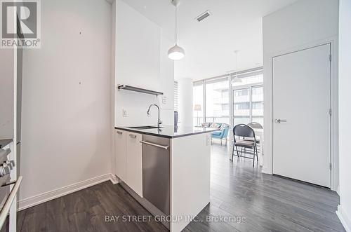 2908 - 42 Charles Street E, Toronto, ON - Indoor Photo Showing Kitchen