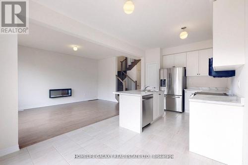 1296 Klondike Drive, Oshawa, ON - Indoor Photo Showing Kitchen