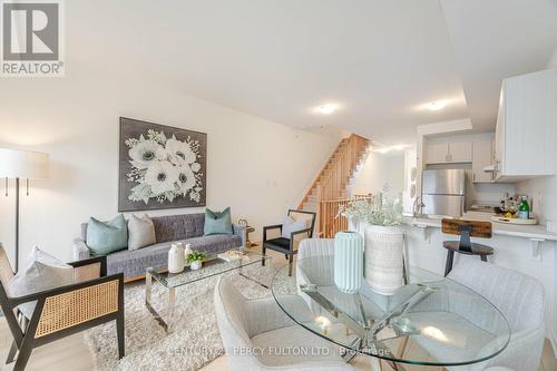 147 Hunt Street, Ajax, ON - Indoor Photo Showing Living Room