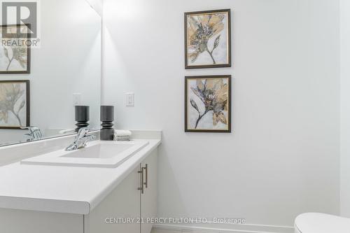 147 Hunt Street, Ajax, ON - Indoor Photo Showing Bathroom