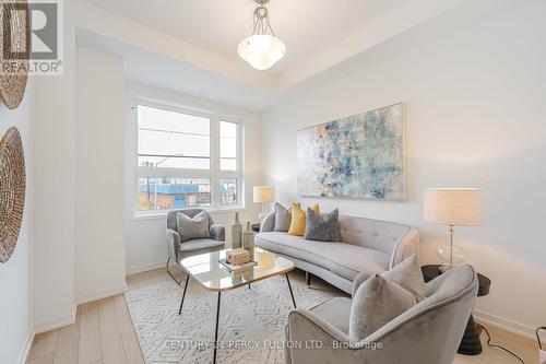 147 Hunt Street, Ajax, ON - Indoor Photo Showing Living Room