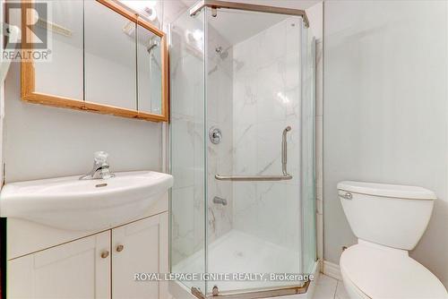 327 Phillip Murray Avenue, Oshawa, ON - Indoor Photo Showing Bathroom