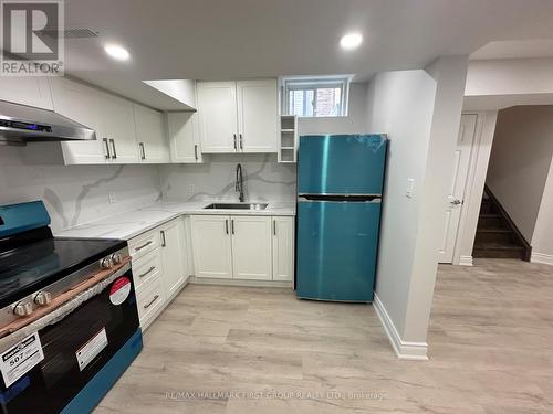 Lower - 33 Mountainside Crescent, Whitby, ON - Indoor Photo Showing Kitchen