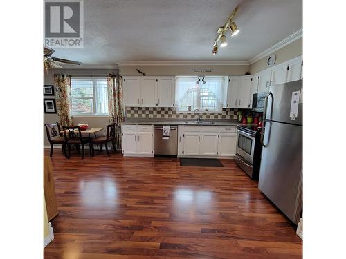 5933 Kurjata Road, Chetwynd, BC - Indoor Photo Showing Kitchen With Double Sink