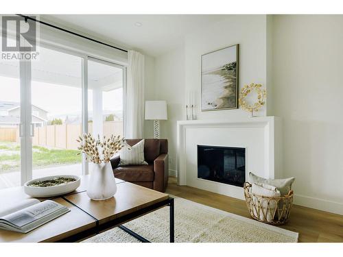 1522 Wharf Street, Summerland, BC - Indoor Photo Showing Living Room With Fireplace