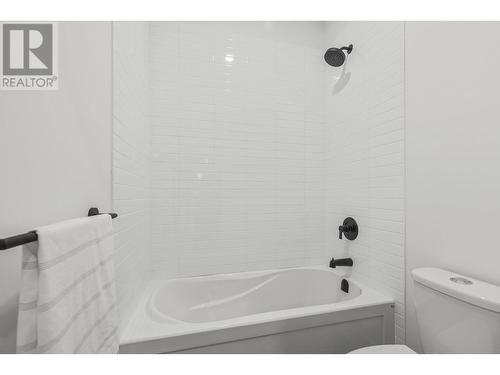 1522 Wharf Street, Summerland, BC - Indoor Photo Showing Bathroom