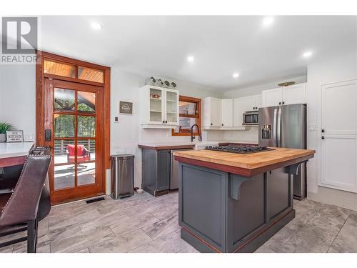 12474 Greystokes Road, Kelowna, BC - Indoor Photo Showing Kitchen