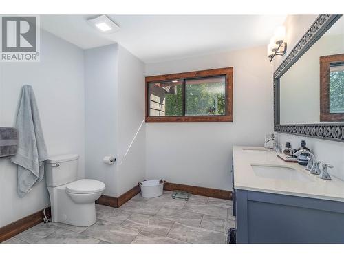 12474 Greystokes Road, Kelowna, BC - Indoor Photo Showing Bathroom