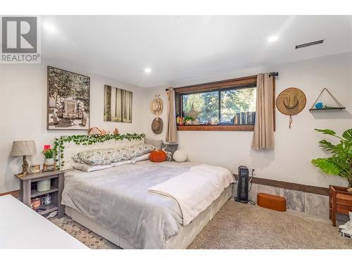 12474 Greystokes Road, Kelowna, BC - Indoor Photo Showing Bedroom