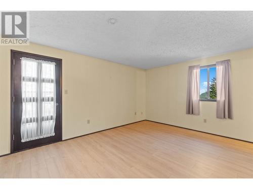 5261 35 Street Ne, Salmon Arm, BC - Indoor Photo Showing Other Room