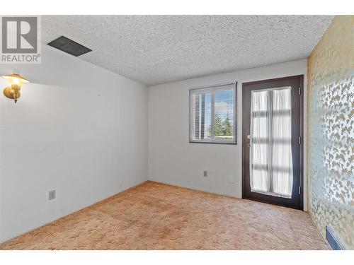 5261 35 Street Ne, Salmon Arm, BC - Indoor Photo Showing Other Room