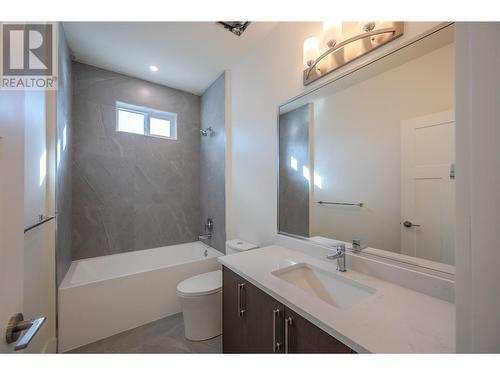 1701 Fairford Drive Unit# 101, Penticton, BC - Indoor Photo Showing Bathroom