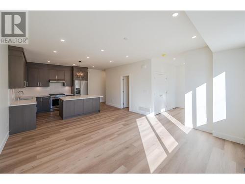 1701 Fairford Drive Unit# 101, Penticton, BC - Indoor Photo Showing Kitchen With Upgraded Kitchen