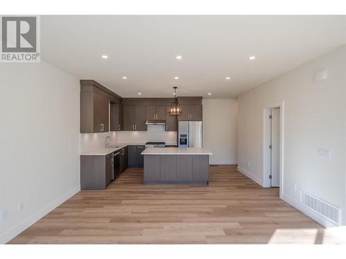 1701 Fairford Drive Unit# 101, Penticton, BC - Indoor Photo Showing Kitchen