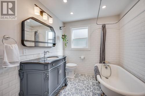 1422 Bankhead Crescent, Kelowna, BC - Indoor Photo Showing Bathroom