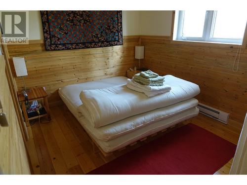 2304 Holmes-Deakin Road, Golden, BC - Indoor Photo Showing Bedroom