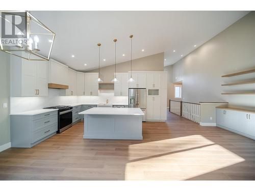 233 Shadow Mountain Boulevard Boulevard, Cranbrook, BC - Indoor Photo Showing Kitchen With Upgraded Kitchen