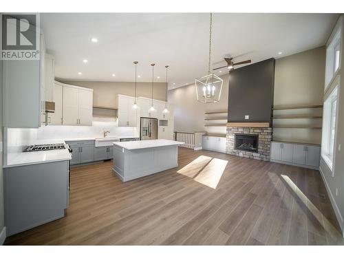 233 Shadow Mountain Boulevard Boulevard, Cranbrook, BC - Indoor Photo Showing Kitchen With Fireplace With Upgraded Kitchen