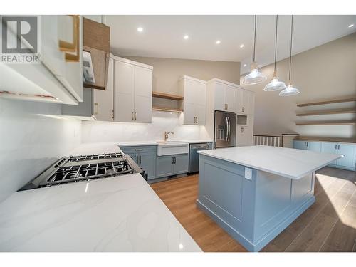 233 Shadow Mountain Boulevard Boulevard, Cranbrook, BC - Indoor Photo Showing Kitchen