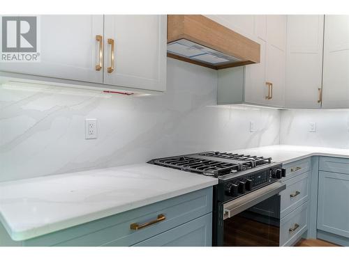 233 Shadow Mountain Boulevard Boulevard, Cranbrook, BC - Indoor Photo Showing Kitchen With Upgraded Kitchen